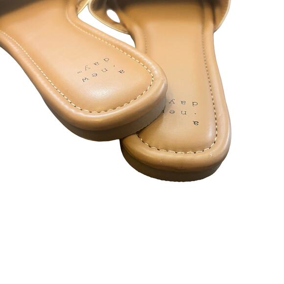 A NEW DAY Bennie Buckle Slide Sandals Cream - Picture 4 of 5